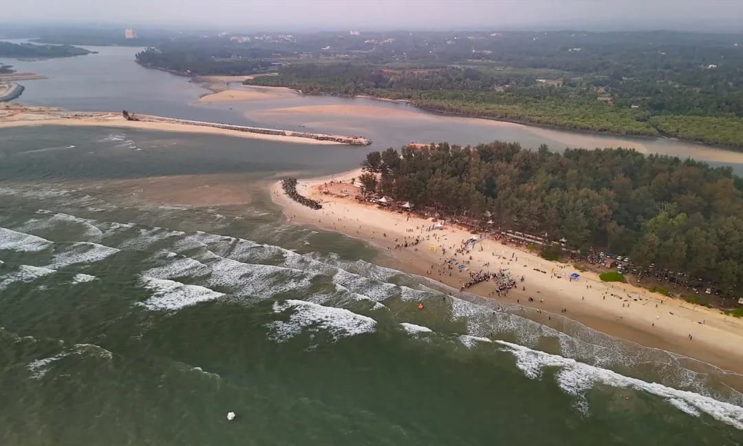 Sasihitlu Beach